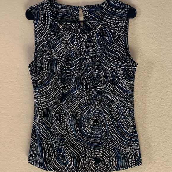 Top - Picture 1 of 2